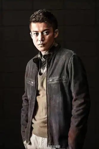 小栗旬# 黑白照上色效果