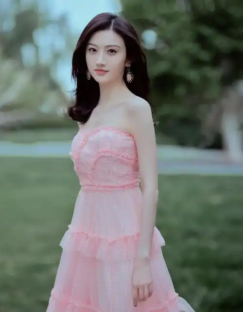 司藤以后景甜一袭粉丝长裙出镜粉丝不愧是女神