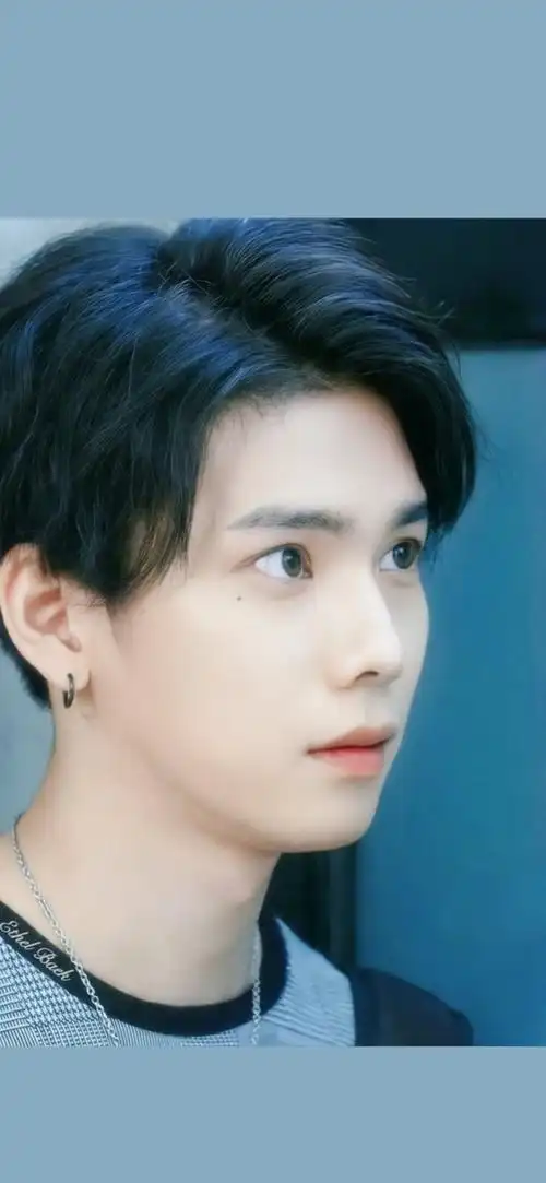 杨宇腾丨可盐可甜超级好看的全面屏壁纸