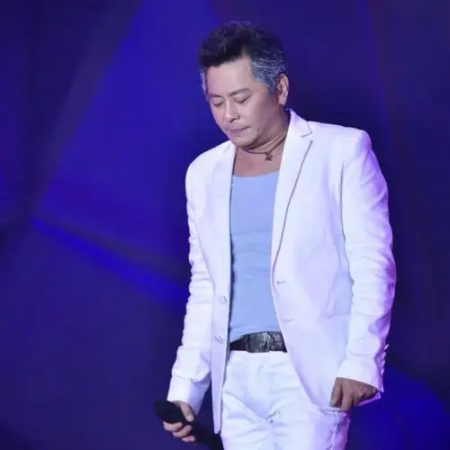 王杰『心瘾』醉心毒药的伤感情歌好好听