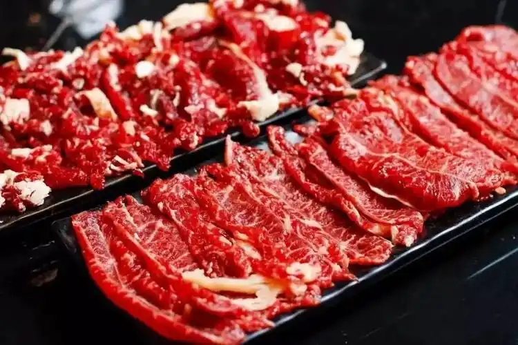 全场鲜切牛肉半价锅底1蚊啤酒1蚊人均30狂劈鲜肉盛宴