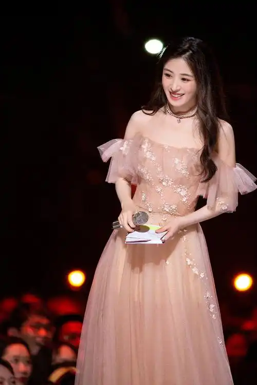 张含韵这颜值还是可以的