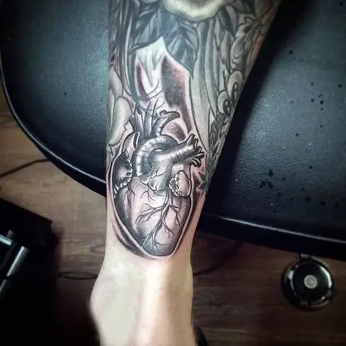 心脏纹身图案创意十足的心脏纹身图案