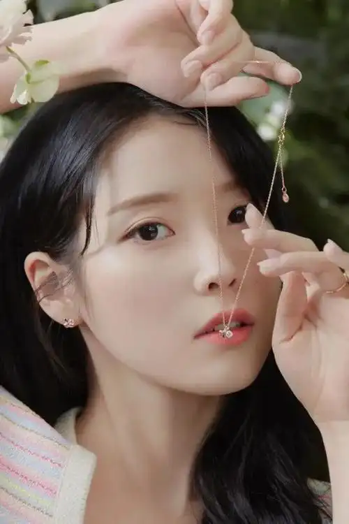 67李知恩最惊艳的照片壁纸高清(iu最惊艳的几张全身图)_页君集