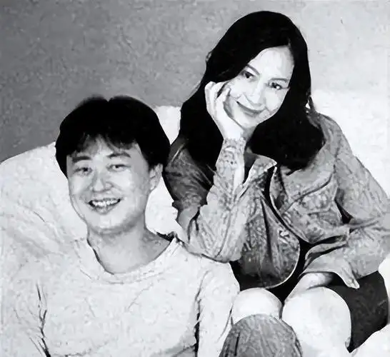 一起睡影响睡眠,原谅孕期出轨,盘点明星夫妻的奇怪"相处模式"