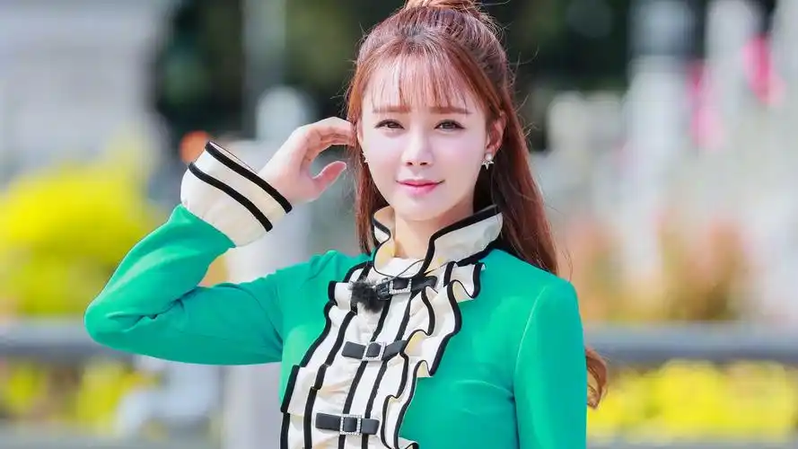 沈梦辰甜美生活照写真,高清图片-壁纸族