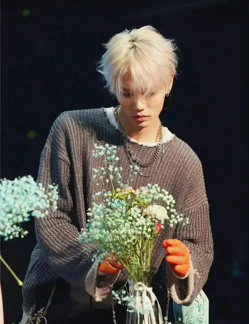 林彦俊银发造型小合集~ 精致的五官 银发造型