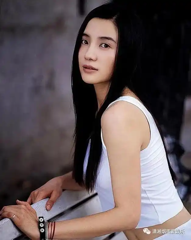 私交混乱陪睡上位,被原配曝光"咸鱼味","浪姐"小宋佳现形记