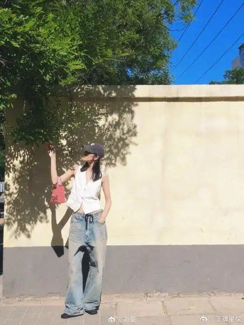 刘雯天生衣架子,随便一搭慵懒又好看,大表姐夏天多多营业哦!