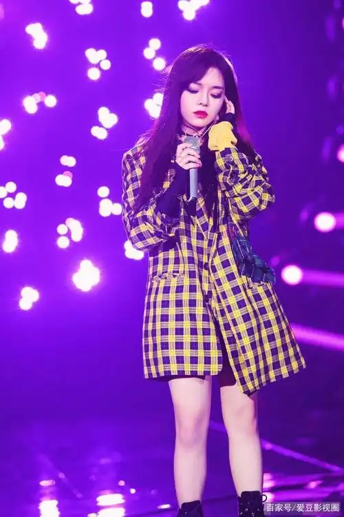 黄霄云重归"歌手"舞台情感爆发展现vocal实力
