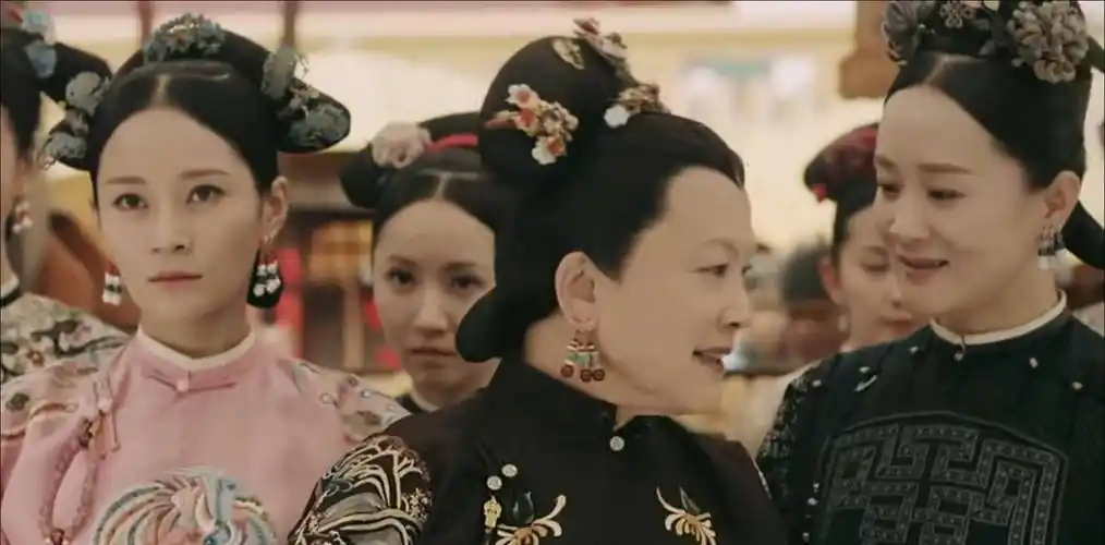 延禧攻略:为何魏璎珞扮作沽酒女,皇上立马就不生气了?_傅恒_桑落_金川