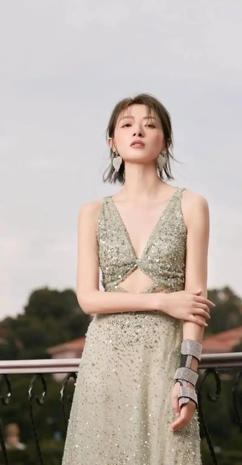 "文艺范女神"万茜,风情万种,魅力十足让人着迷,简直美翻了