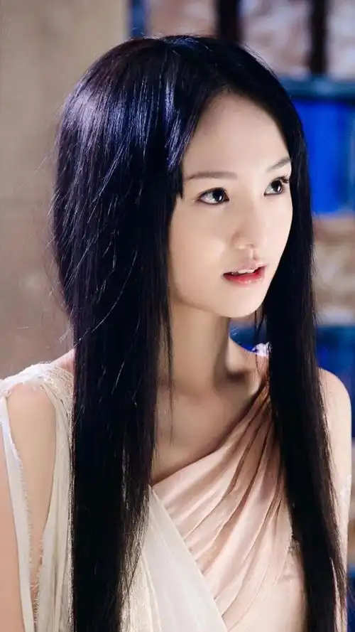 郑爽《画壁》剧照这一年,和郑爽同时出演《画壁》的还有谢楠,这时她的