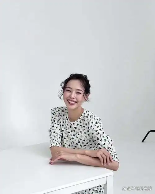 差点成歌手的韩剧演员泪之女王金智媛当过伴唱李钟硕会饶舌