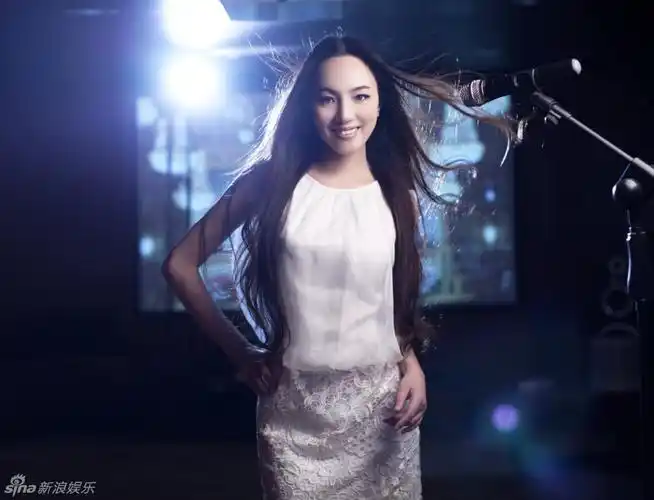 陈小朵北京演唱会:陈小朵写真_高清图集_新浪网