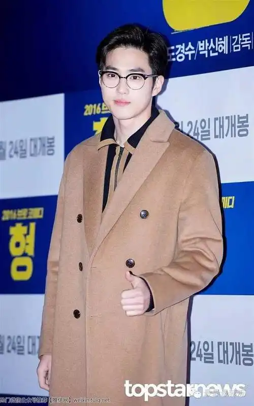 戴上眼镜是萌宠摘下眼镜是总攻…表示已经被他的反差萌撩到!