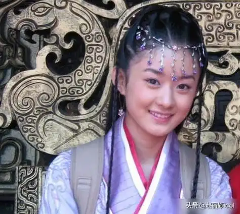 赵丽颖共出演44部作品,其中跑龙套15部,爆红后客串4部.