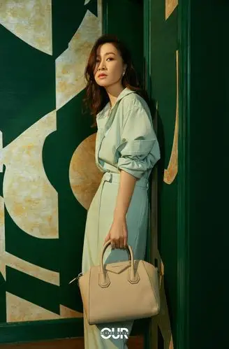 女士街拍盛夏倒计时主题佘诗曼的街拍look