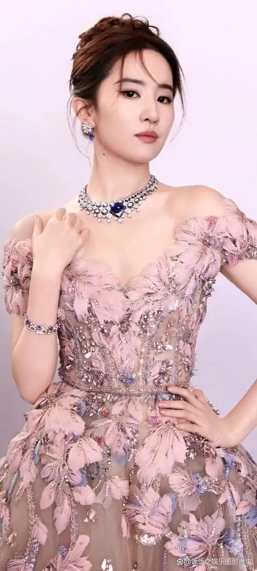 刘亦菲写真壁纸集