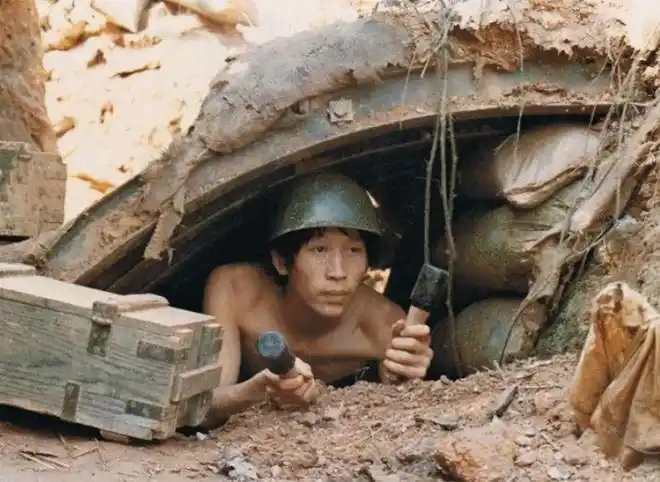越战中的猫耳洞防御性强敌军也跟着挖普通人却待不了5分钟