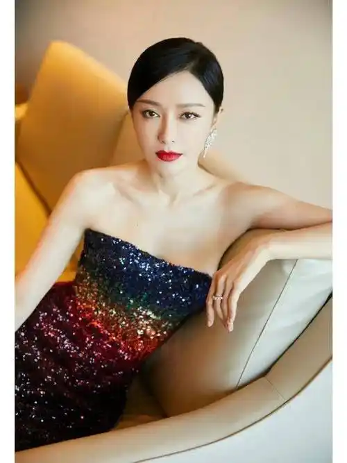 秦岚——女人的美和年龄没有联系_照片_心态_魏大勋