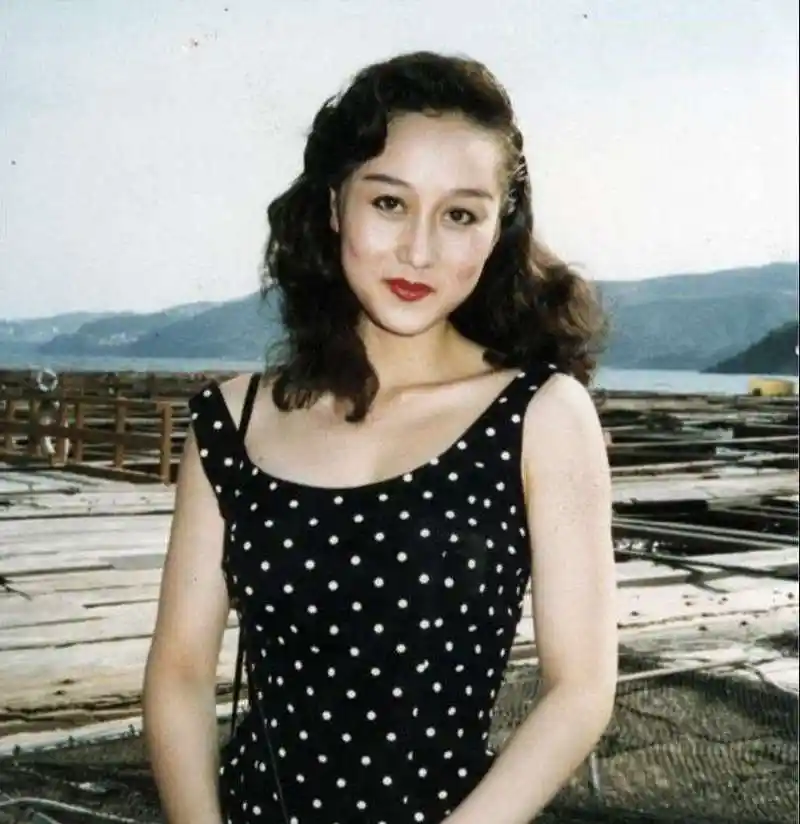 原创30年前被李连杰抛弃的黄秋燕30年过去了她过得还好吗