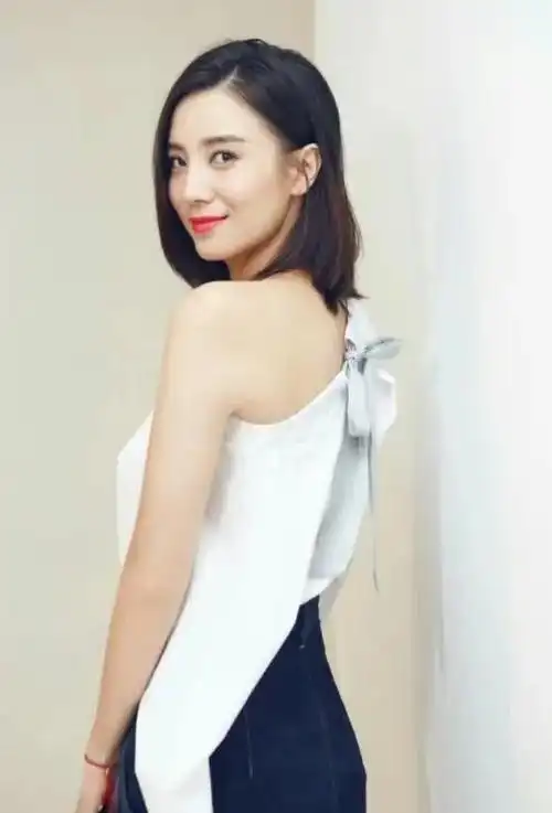 宋佳:因事业放弃陈龙,因婚姻放弃张黎,如今与黄少峰