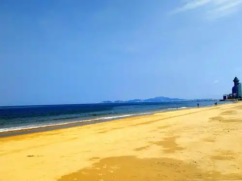 碧海蓝天金沙滩