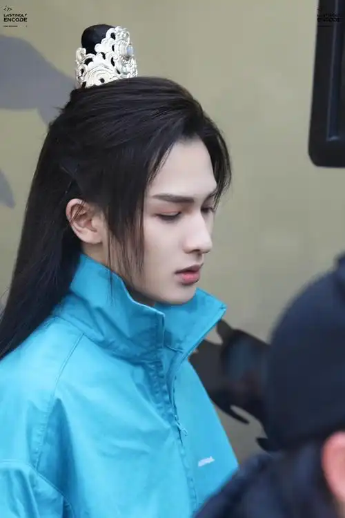 来看看朱正廷古装是有多好看,让大家都希望他来演.