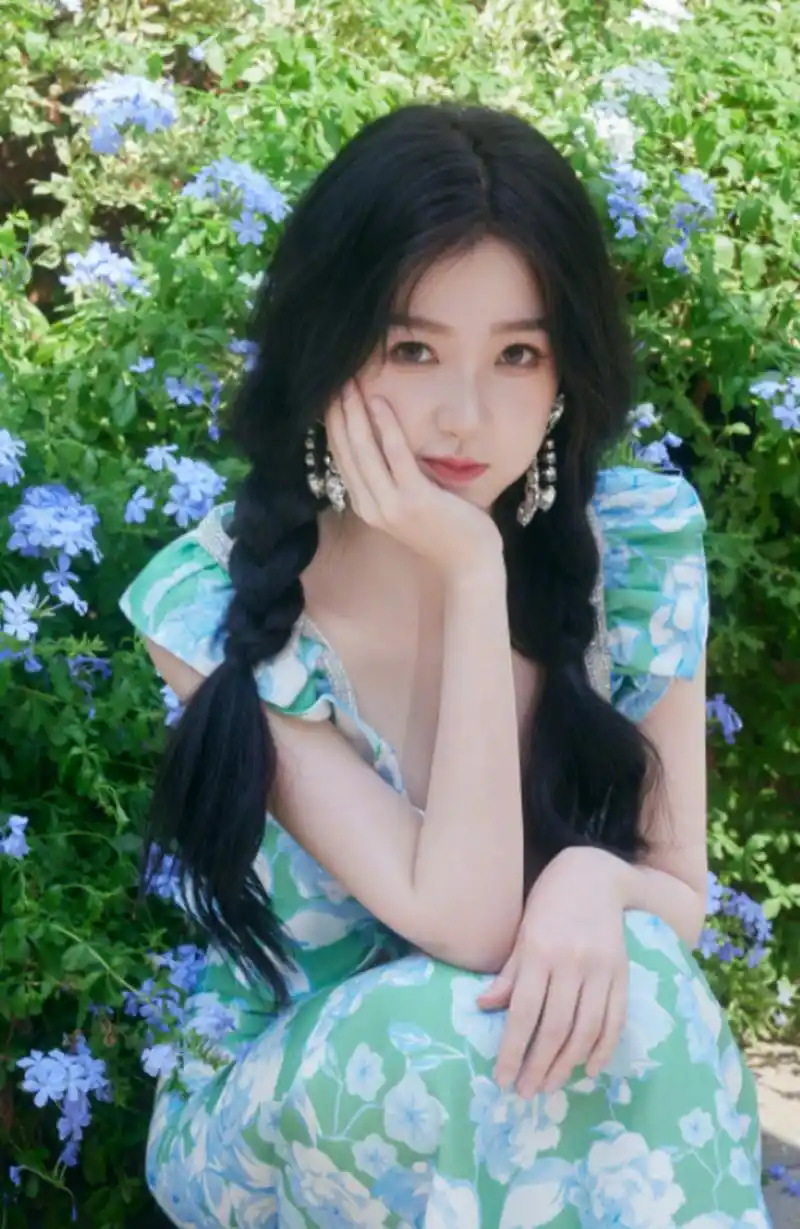 虞书欣绿色套装,活力满满呐 #虞书欣# #秋日生活创作季