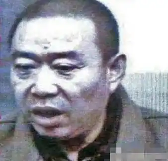 灭门惨案胡文海早年家中有一把猎枪,当时政府收缴的时候,他把枪藏了