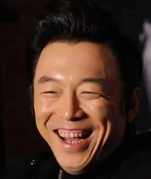 黄渤:从驻唱歌手到娱乐圈巨星的璀璨蜕变!