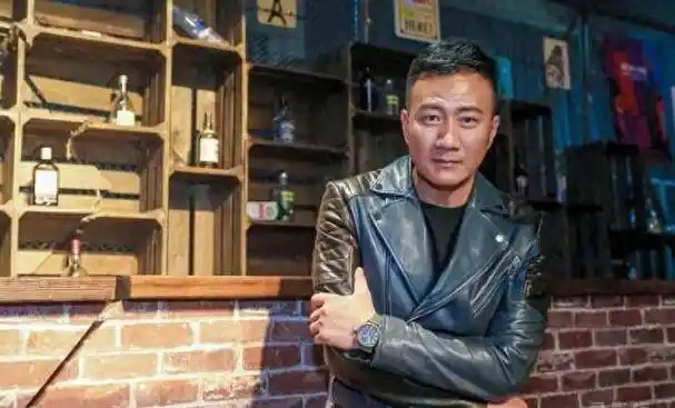 吴京透露易烊千玺伤情,恢复情况让人忧,他的星路会受到影响吗?