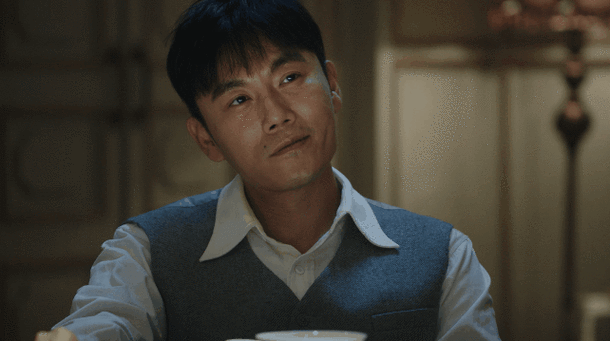 秦昊一个眼神就演出了虚张声势,故作镇定的感觉.