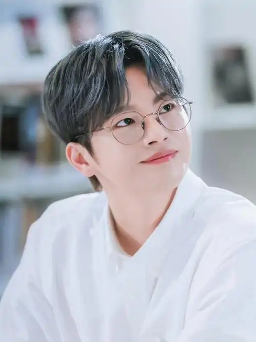 向全世界安利这儿男人徐仁国