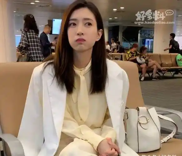 万茜和江疏影很像 为何她的事业发展远远不如万茜 - 明星网