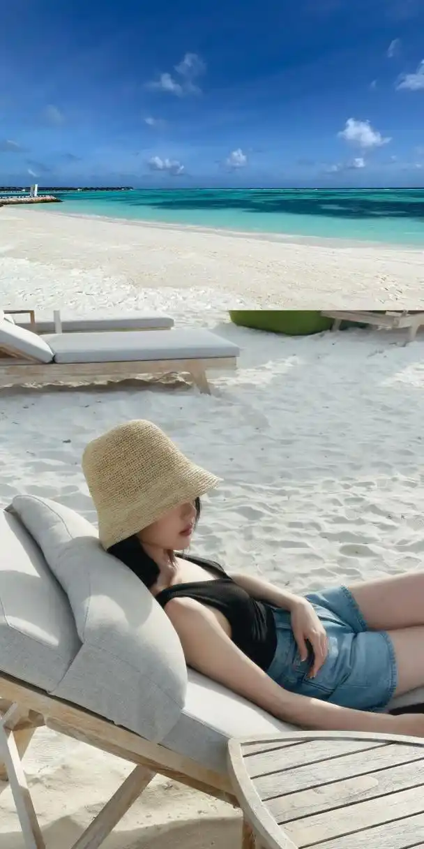 毛晓彤全新泳装写真壁纸