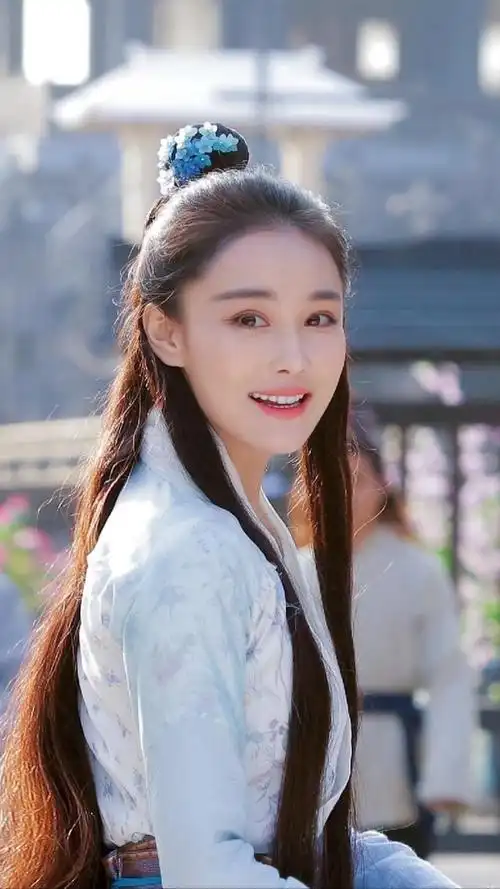 张馨予刚出道之时旧照曝出,如今再看简直不忍直视啊