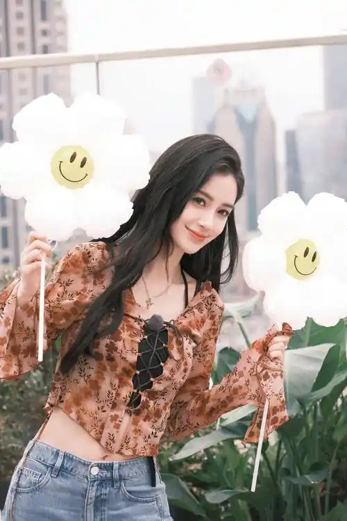 杨颖时尚造型合集:艳丽迷人,优雅唯美