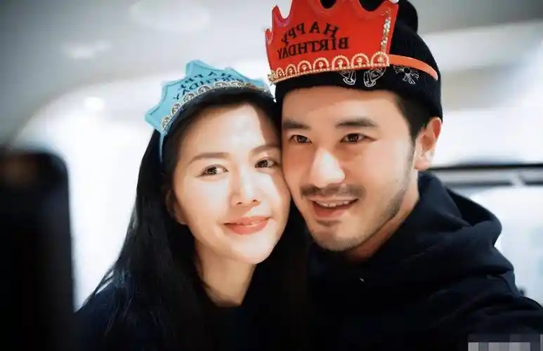 歌手谭维维:看不上超女,青歌赛中途退赛,暗讽尚雯婕被"打"脸