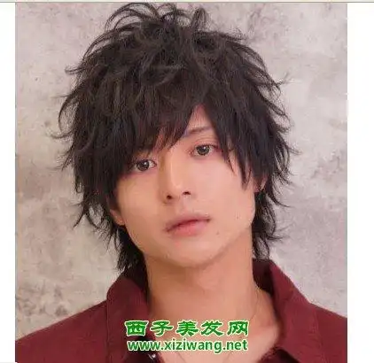 男生个性皮卡路烫发型图片_烫发_女生发型大全