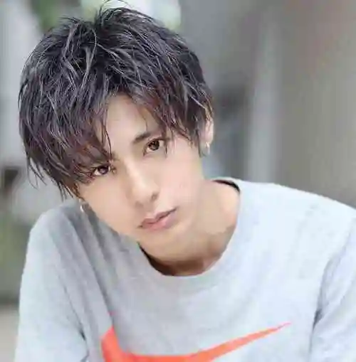 男圆脸适合什么发型男生圆脸适合剪什么发型