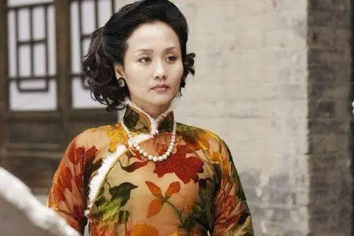 李颖曾出演过喜剧电影《 三毛从军记》,在这部戏中,李颖饰演太太一角