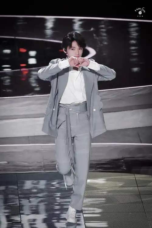 有没有宋亚轩的壁纸