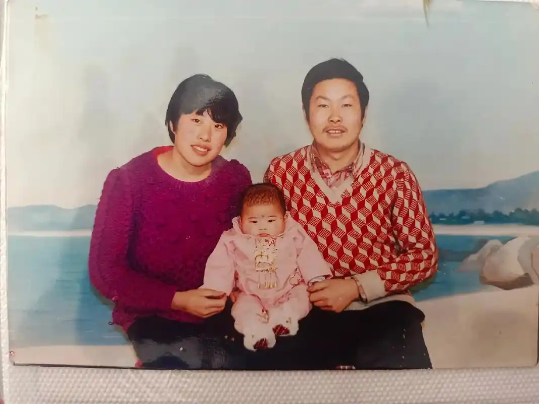 回忆杀#满满的爱#爸爸妈妈#老照片 - 抖音