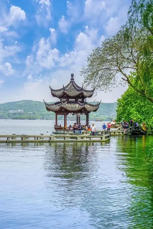 记录旅行#"上有天堂,下有苏杭",总要和心爱的人去一趟杭州西湖吧!