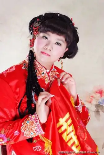 我男朋友的反串婚纱艺术照!