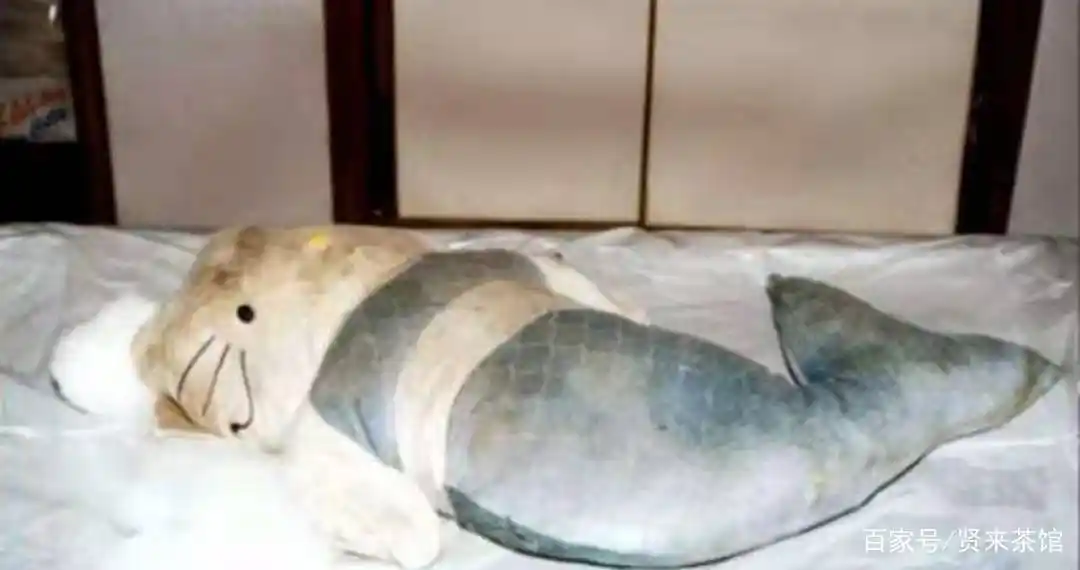 年轻女性被热油泼,火烧,死后头颅藏于抱枕 女性如何自我保护?