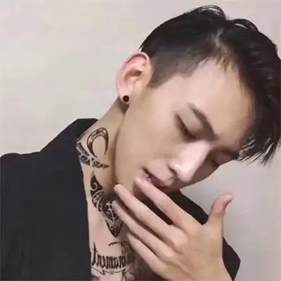 快手最火背景图持枪社会哥_男生霸气头像图片_扣扣居微信黑社会霸气