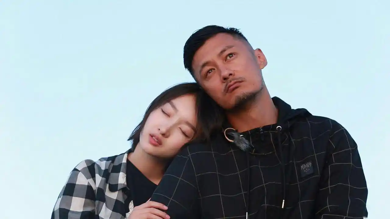 周冬雨余文乐《我们相爱吧》剧照图片[8/15]_综艺_美桌网